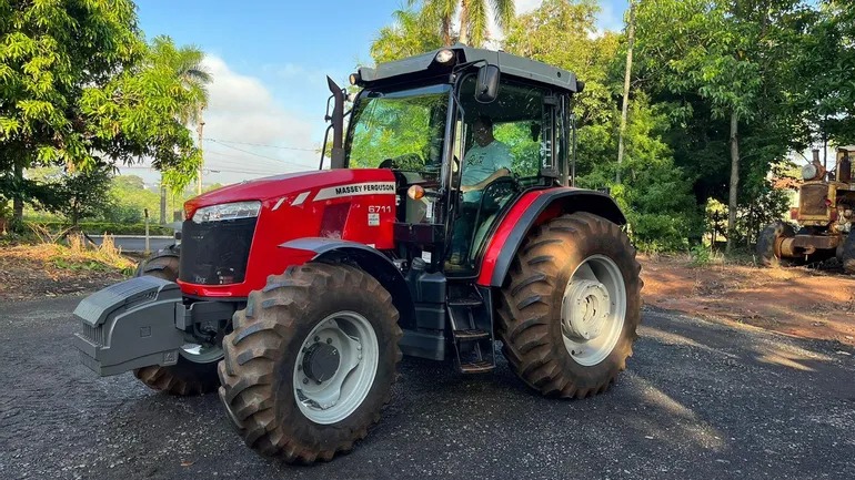 Massey Ferguson 6711 (4x4) 105cv - Ano 2020